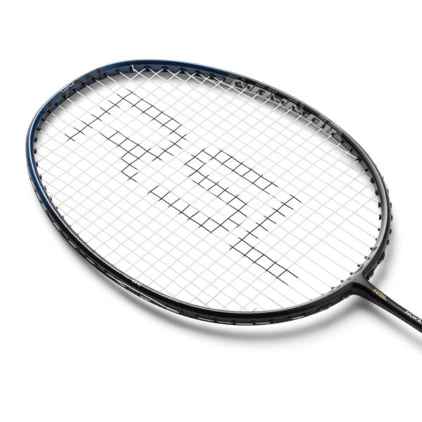 Rakieta do badmintona RSL Nova 011 v3 – balans lekko na główkę, Super Thin Shaft, izometryczna główka